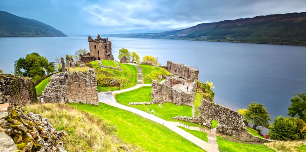 Urquhart Castle, Scotland: Visitor's Guide of Loch Ness's Ancient Fortress 1